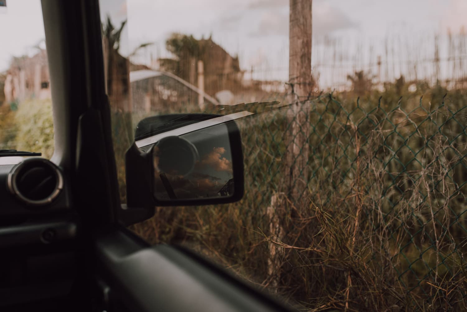 Fotografía de save the date en Cancun por fotógrafo de bodas destino en México